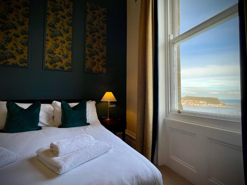 Bedroom with view over the bay